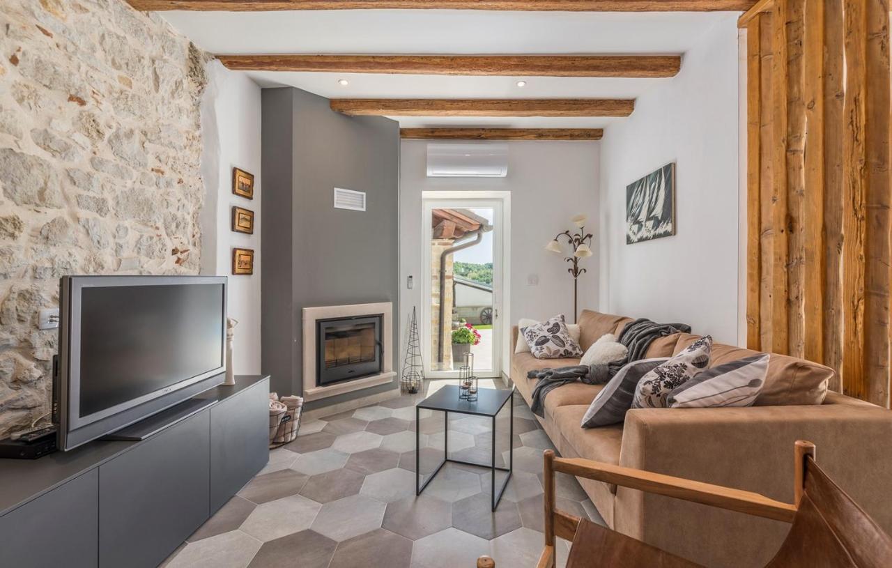 Beautiful Stone House - Villa Parentium With Private Pool Dračevac 외부 사진